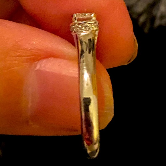 Engagement ring - Picture 3 of 5